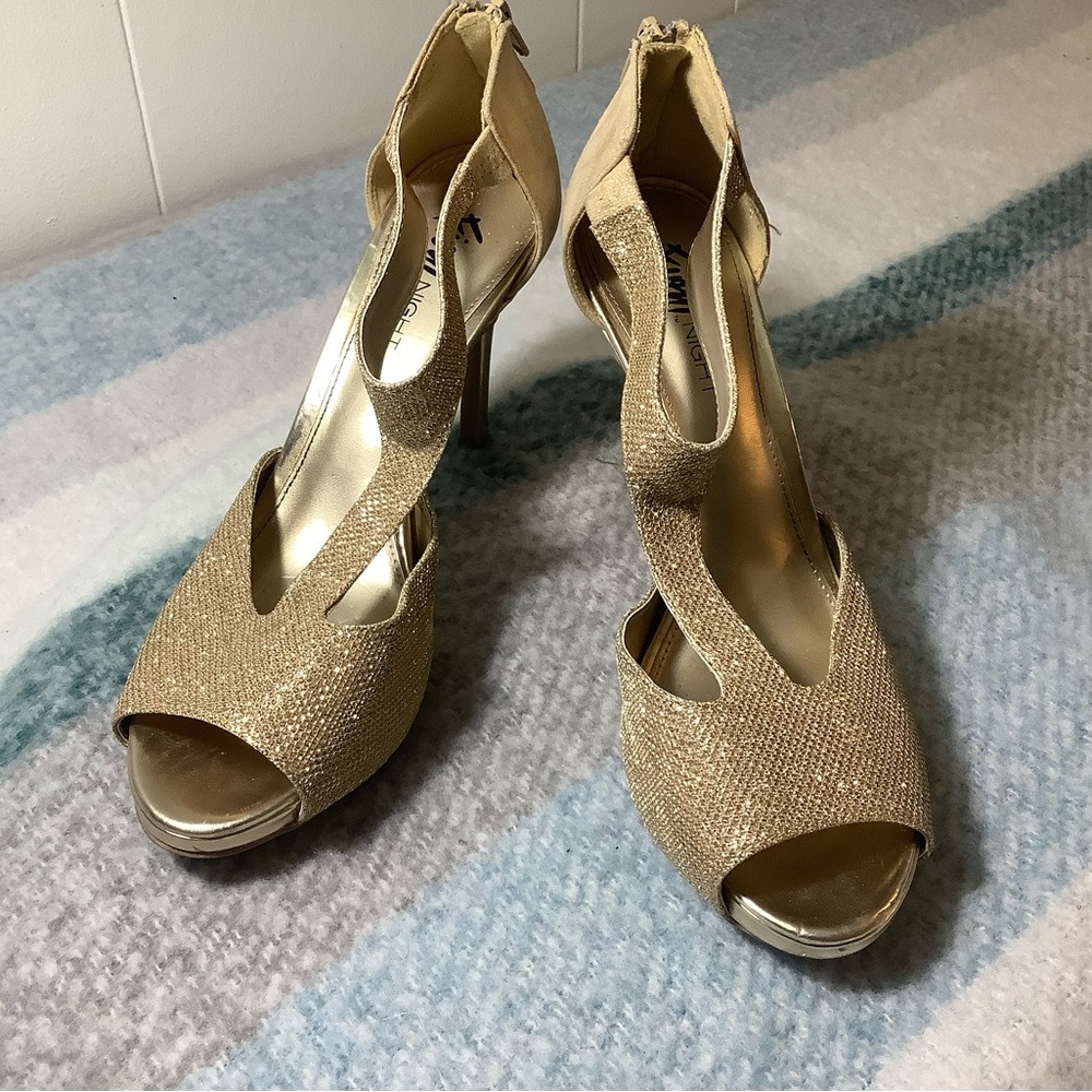 Fioni Night Heels Womens  9 Glitter Slip On Open Toe Pumps Gold